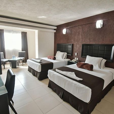 Hotel Portonovo Plaza Centro Γκουανταλαχάρα Εξωτερικό φωτογραφία