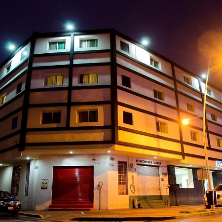 Hotel Portonovo Plaza Centro Γκουανταλαχάρα Εξωτερικό φωτογραφία