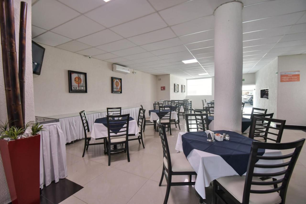 Hotel Portonovo Plaza Centro Γκουανταλαχάρα Εξωτερικό φωτογραφία