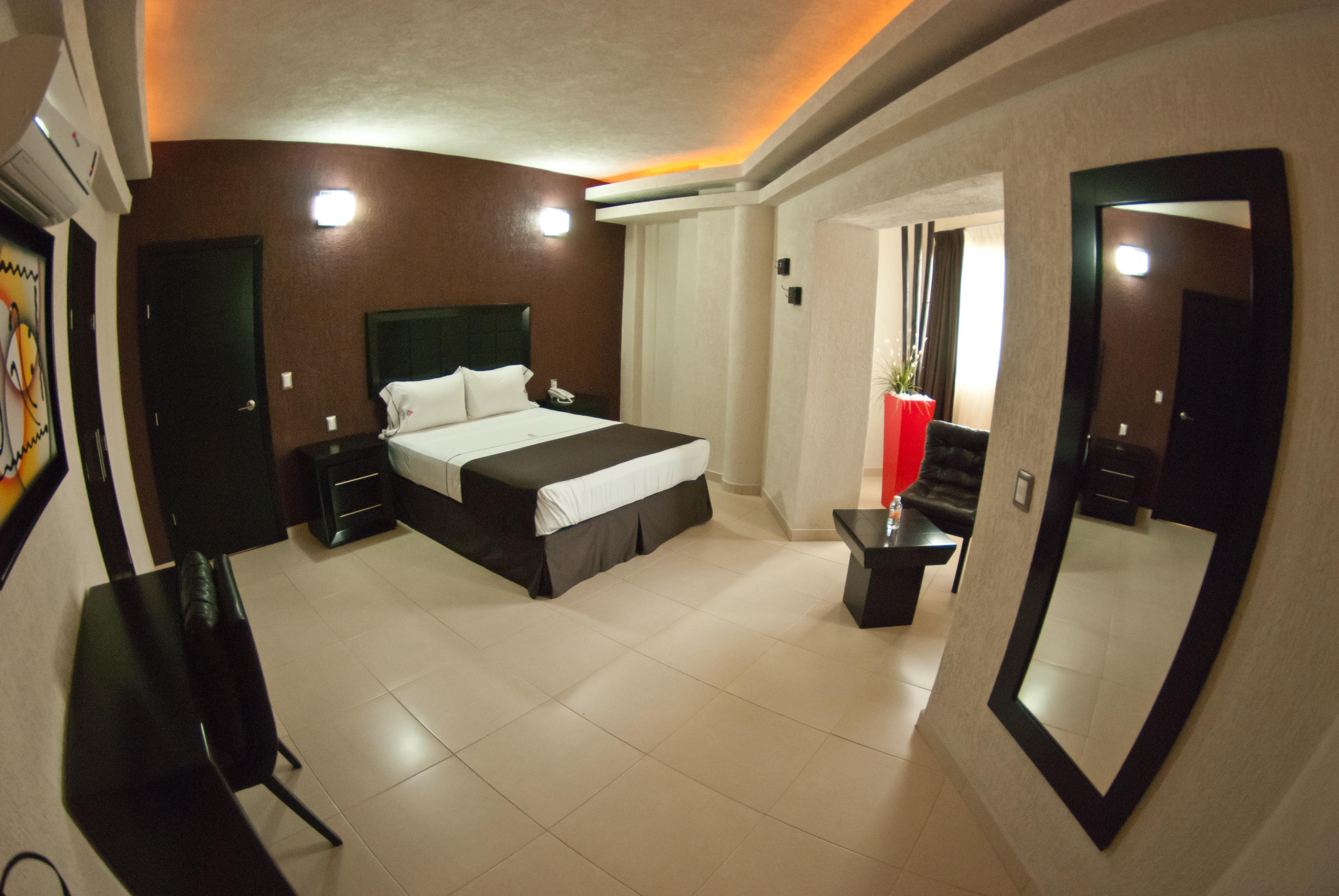Hotel Portonovo Plaza Centro Γκουανταλαχάρα Εξωτερικό φωτογραφία