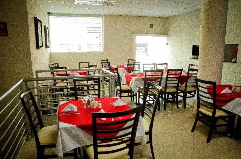 Hotel Portonovo Plaza Centro Γκουανταλαχάρα Εξωτερικό φωτογραφία