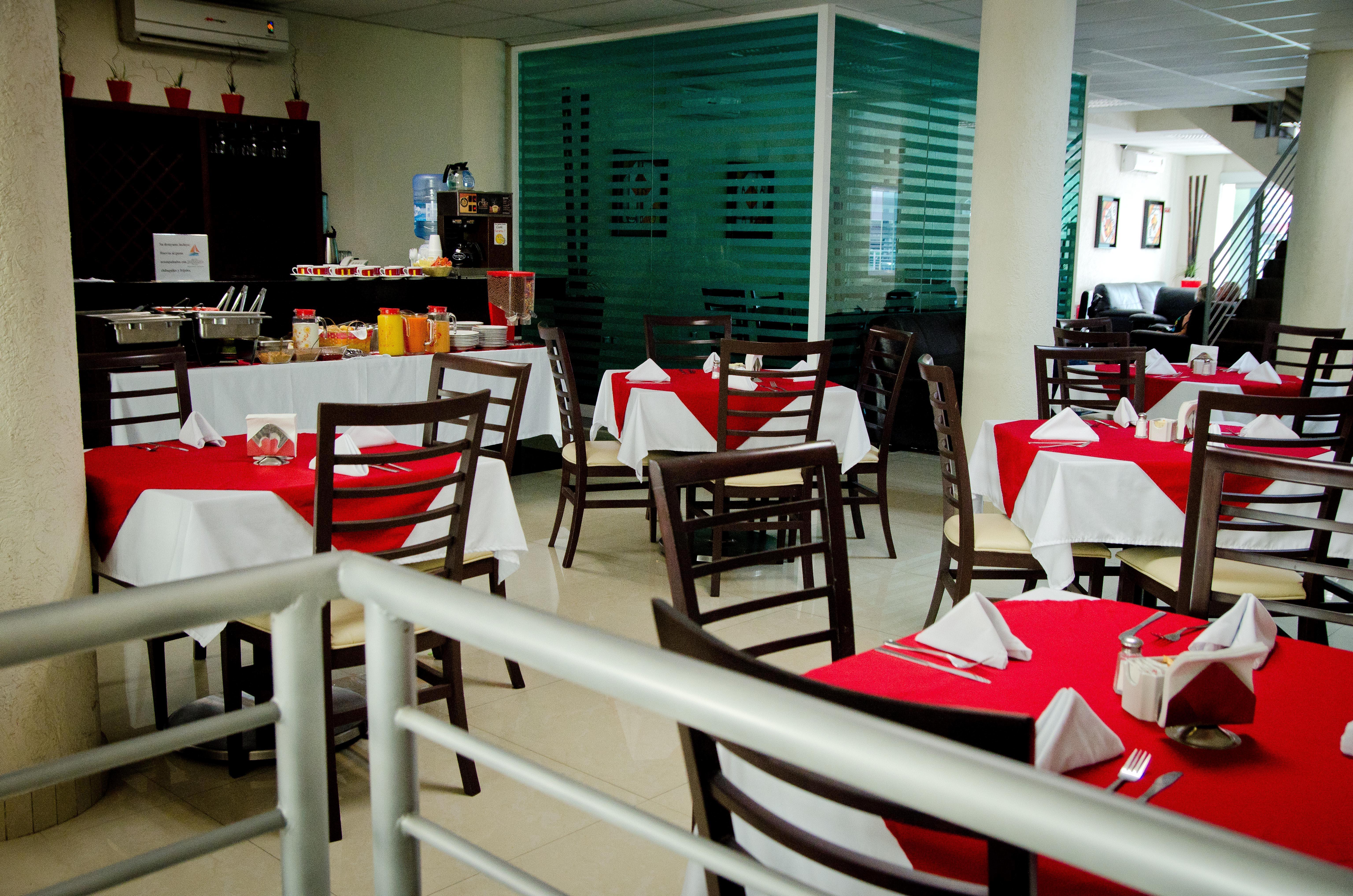 Hotel Portonovo Plaza Centro Γκουανταλαχάρα Εξωτερικό φωτογραφία