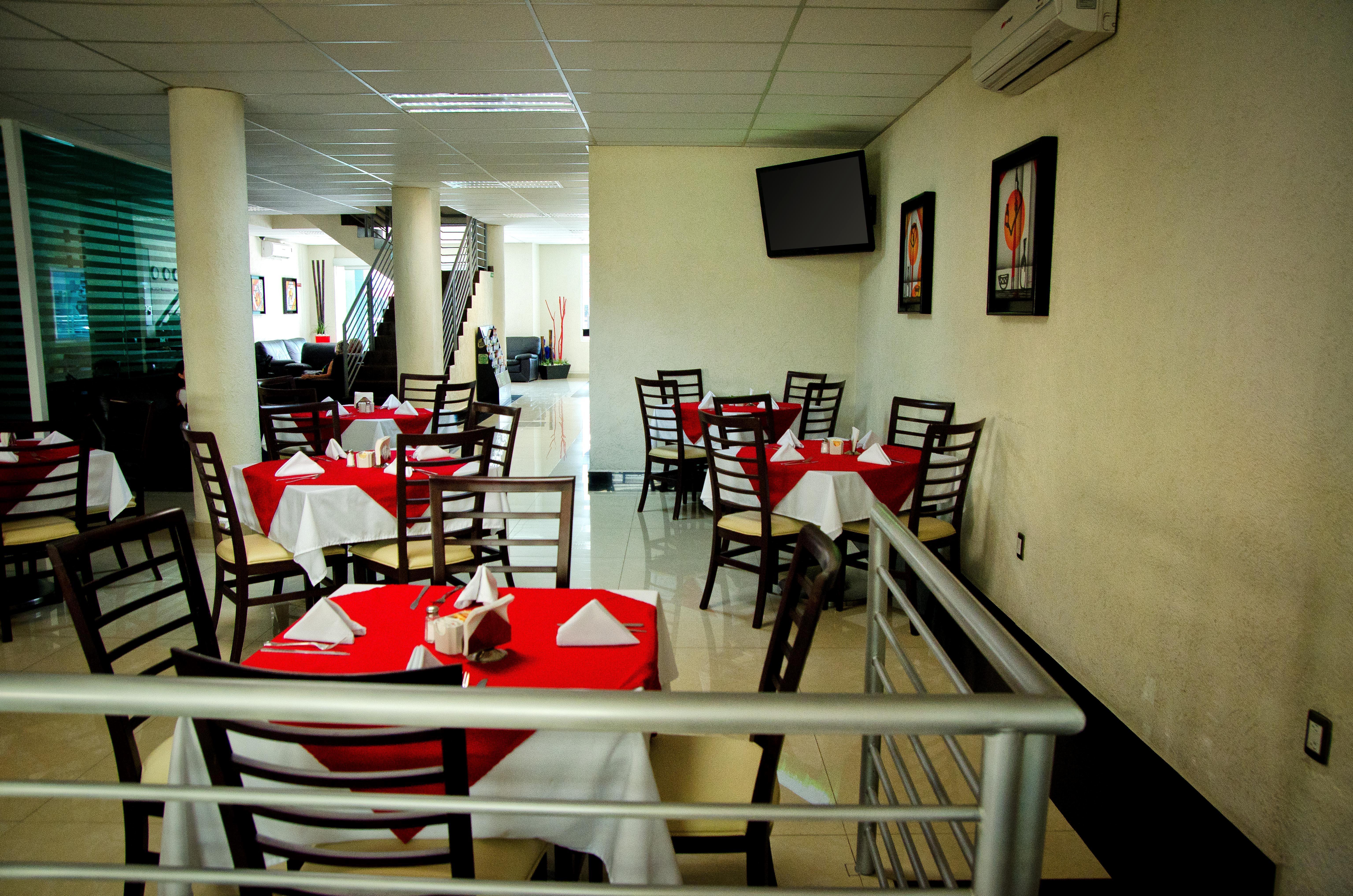 Hotel Portonovo Plaza Centro Γκουανταλαχάρα Εξωτερικό φωτογραφία