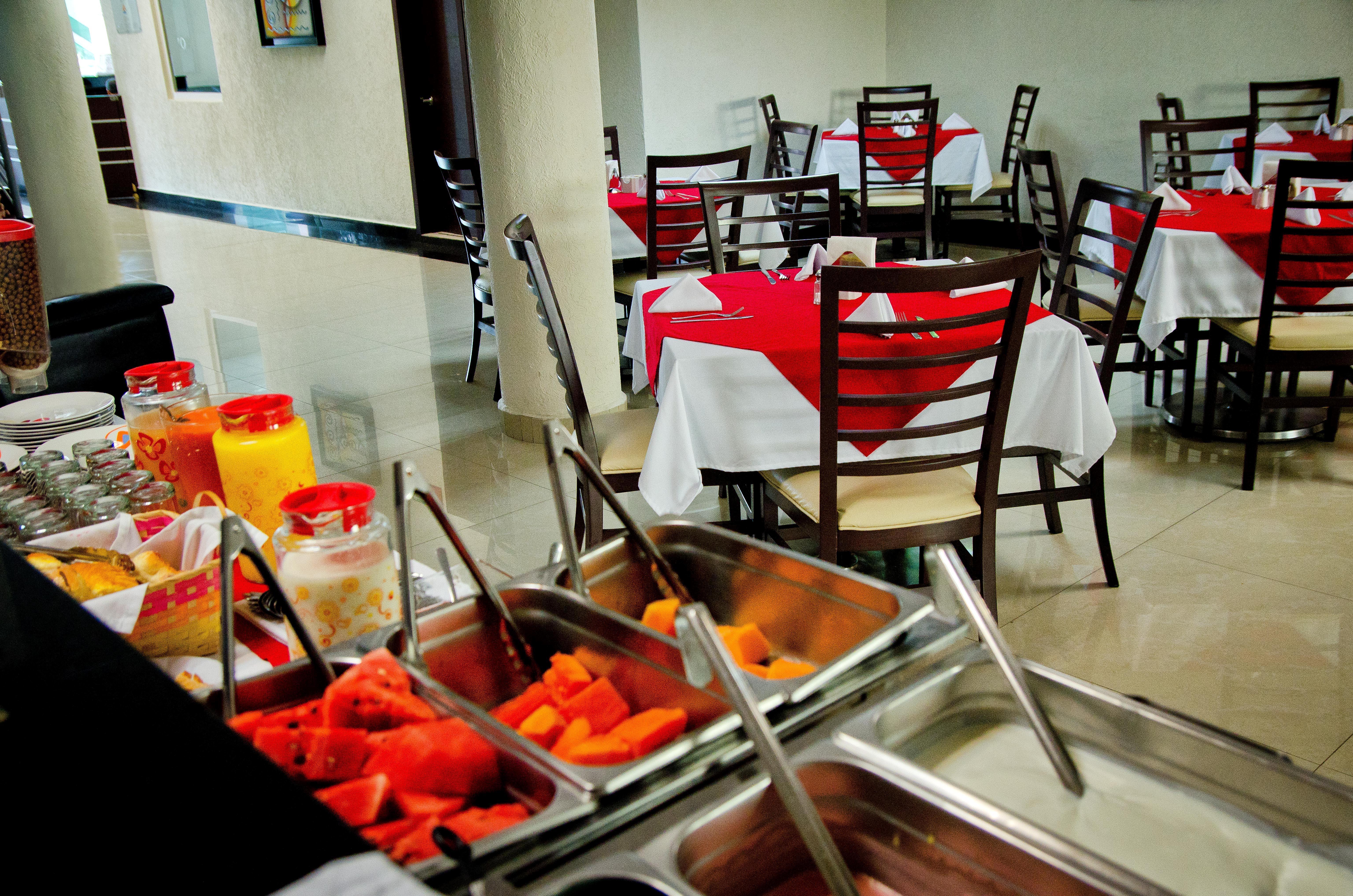 Hotel Portonovo Plaza Centro Γκουανταλαχάρα Εξωτερικό φωτογραφία