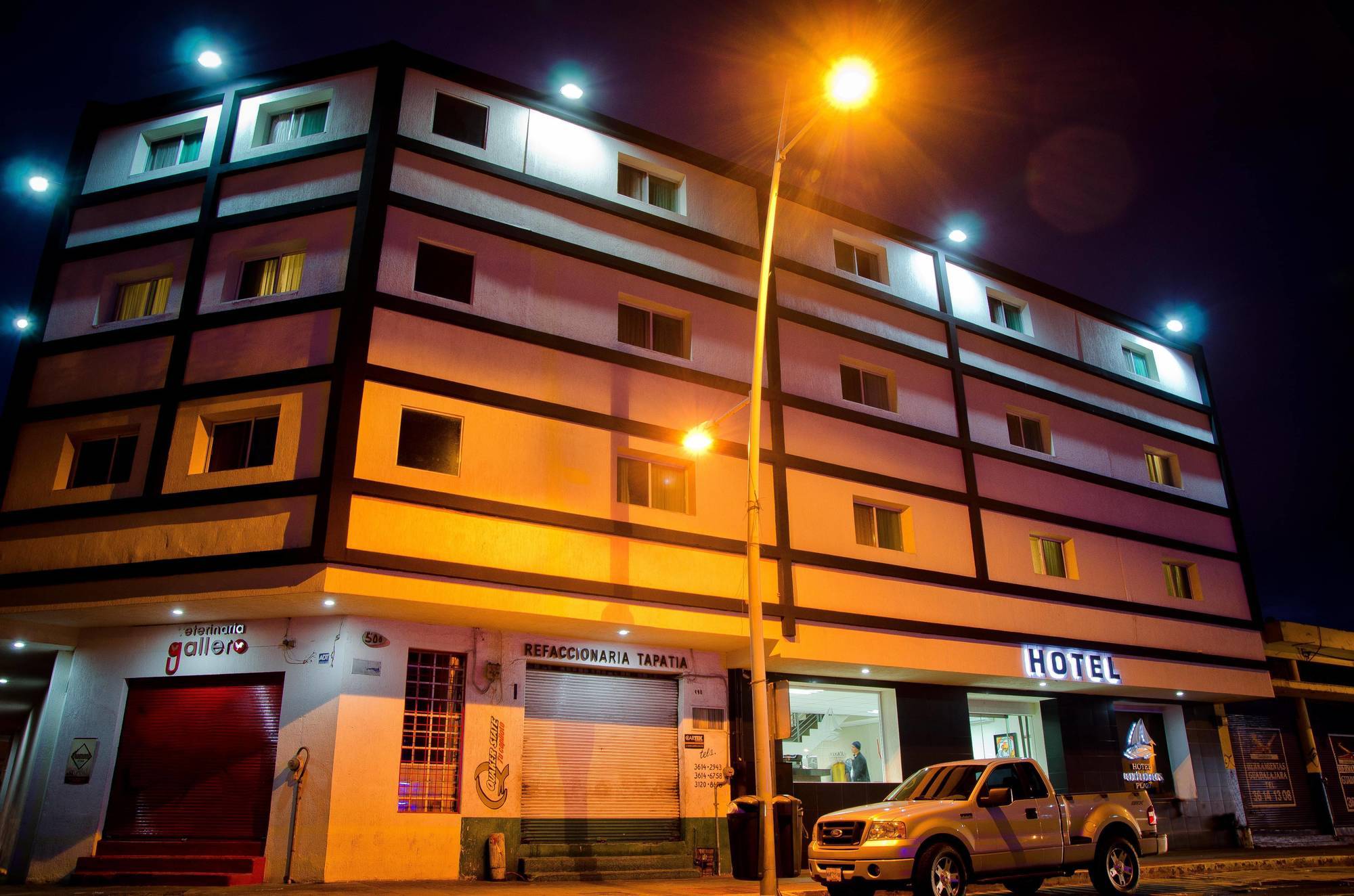 Hotel Portonovo Plaza Centro Γκουανταλαχάρα Εξωτερικό φωτογραφία